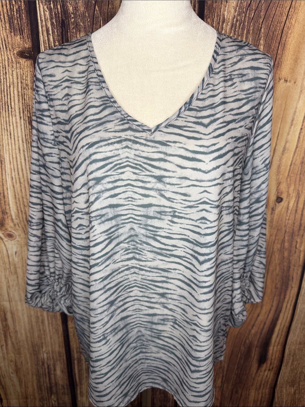 BiBi Gray and White Zebra-Print V-Neck Long Sleeve Blouse